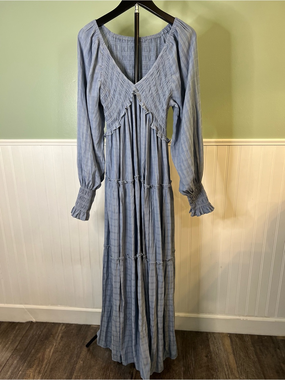 R. Vivimos Smocked V-Neck Light Blue Tiered Maxi Dress w/LS. Size XL 16/18